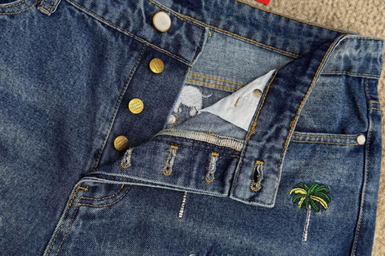 Qu§n Jean LV Animal Embroidered Denim Pants Họa tiết động vật