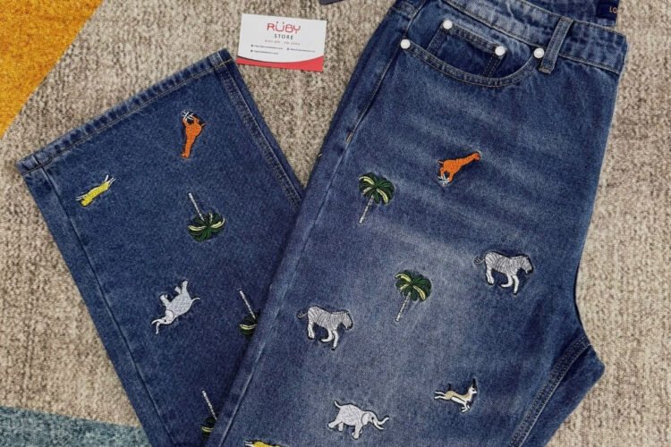 Qu§n Jean LV Animal Embroidered Denim Pants Họa tiết động vật