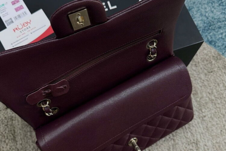 Túi CN Classic Medium Burgundy Caviar Đỏ Sẫm Nắp Không Viền