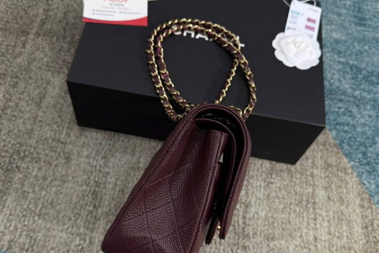 Túi CN Classic Medium Burgundy Caviar Đỏ Vang Nắp Có Viền