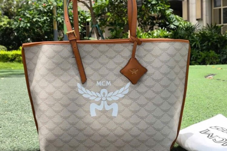 Túi MCM Medium Himmel Shopper in Lauretos Oatmeal Màu Be Nâu