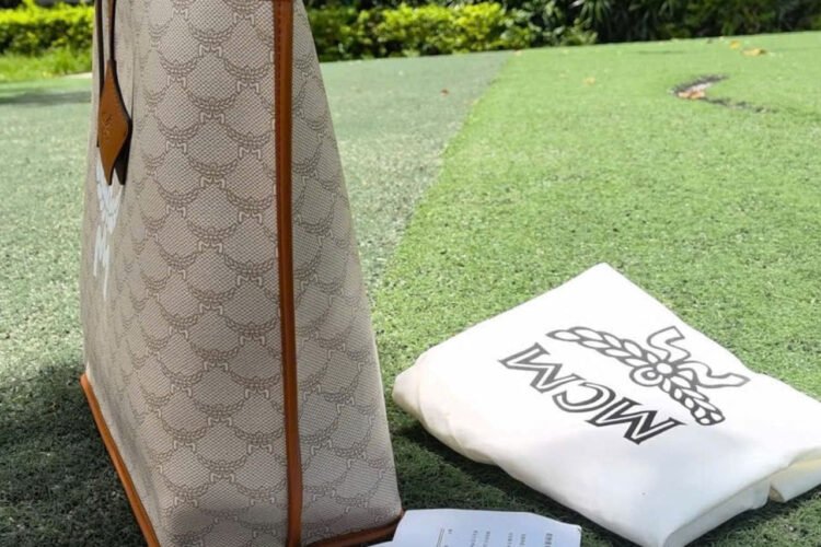 Túi MCM Medium Himmel Shopper in Lauretos Oatmeal Màu Be Nâu