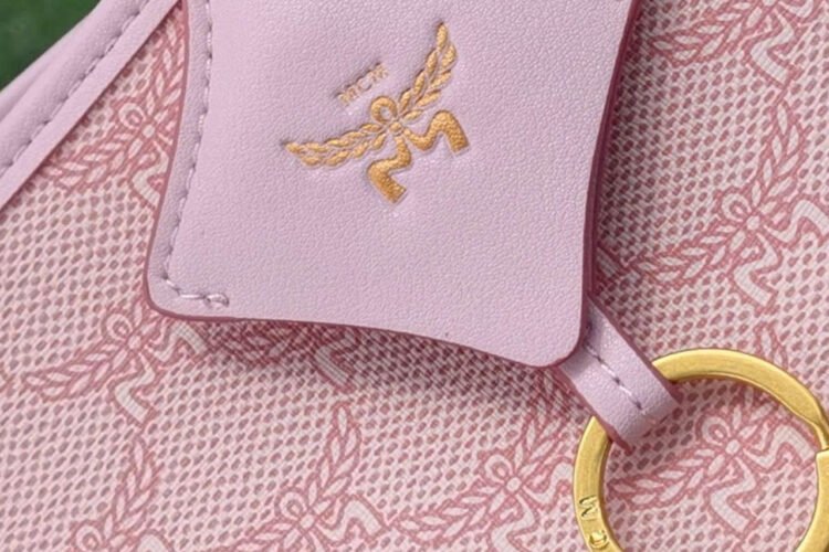 Túi MCM Medium Himmel Shopper in Lauretos Silver Pink Màu Bạc Hồng