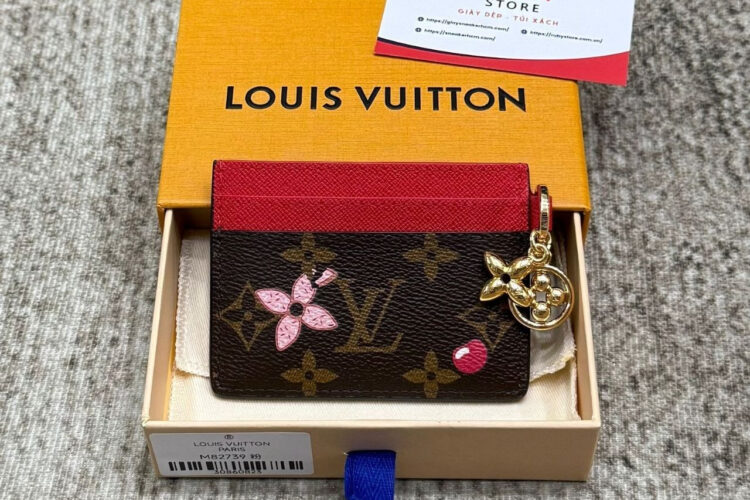 Ví LV Charms Card Holder Monogram Canvas Candy Red Nâu đỏ
