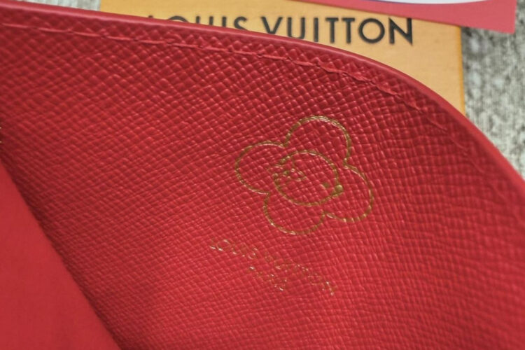 Ví LV Charms Card Holder Monogram Canvas Candy Red Nâu đỏ
