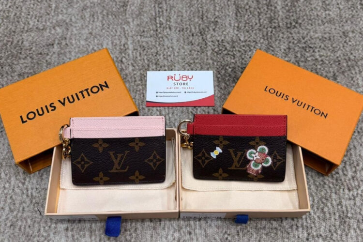Ví LV Charms Card Holder Monogram Canvas Candy Red Nâu đỏ