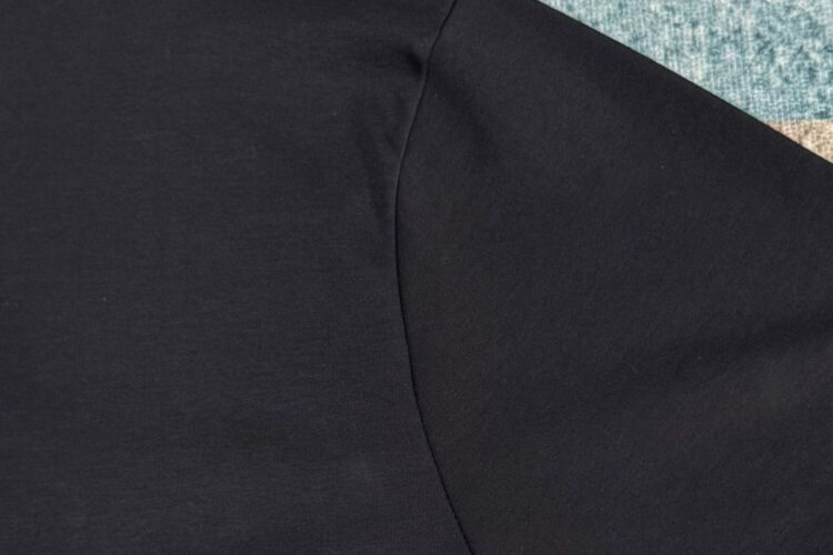 Áo LV Cursive Signature T-Shirt Black 1AII22 Màu đen