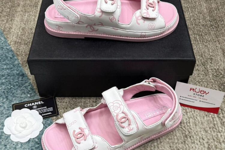 Dép CN Dad Sandal Printed CC White Pink Lambskin Màu Trắng Hồng