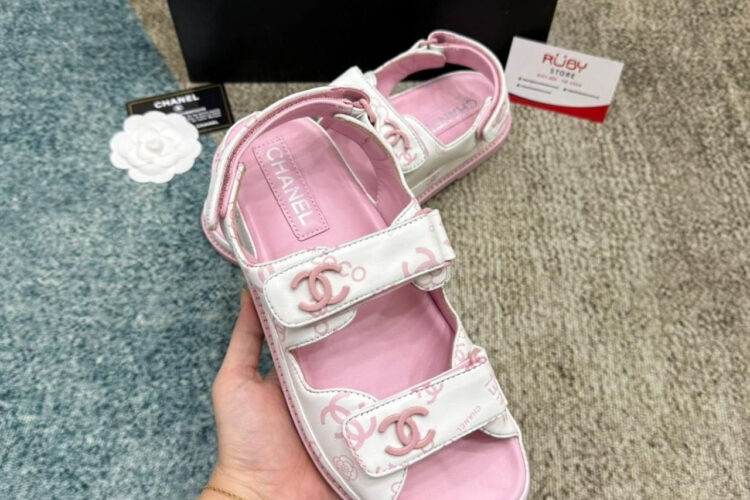 Dép CN Dad Sandal Printed CC White Pink Lambskin Màu Trắng Hồng
