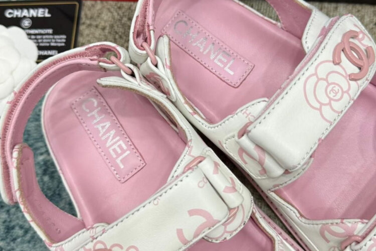Dép CN Dad Sandal Printed CC White Pink Lambskin Màu Trắng Hồng