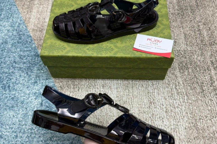 Dép RÍ Gucci Rubber Buckle Strap Sandal Xanh Navy