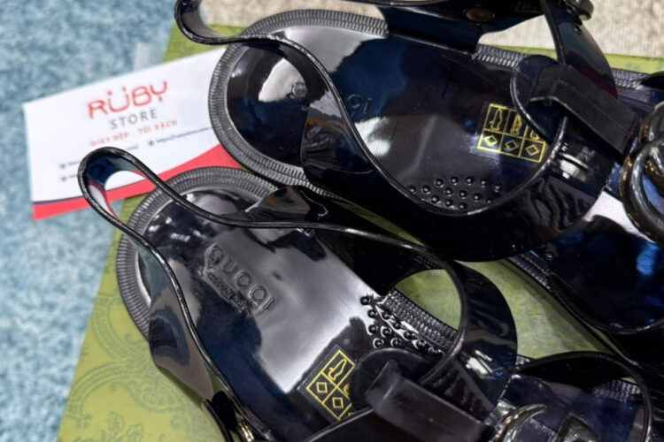 Dép RÍ Gucci Rubber Buckle Strap Sandal Xanh Navy