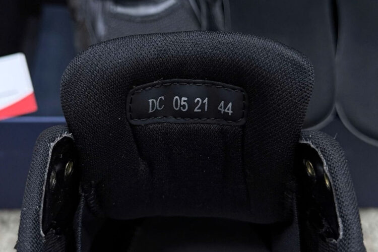 Giày Dior B30 Countdown Black Smooth Calfskin and Black Technical Mesh