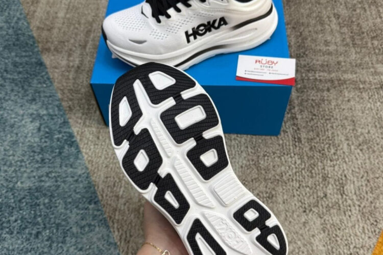 Giày Hoka Bondi 9 White Black Trắng đen