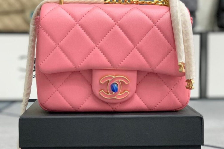 Túi CN 22P Mini Square Flap Bag Pink Lambskin Màu Hồng