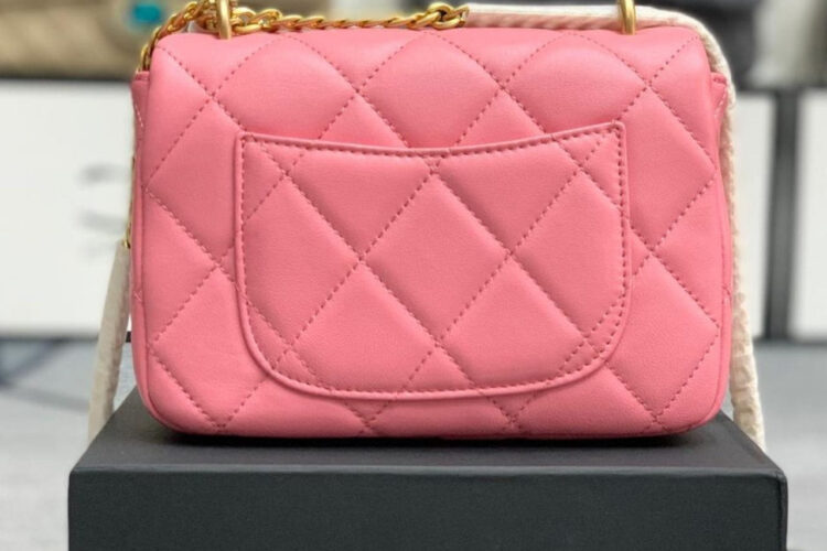 Túi CN 22P Mini Square Flap Bag Pink Lambskin Màu Hồng