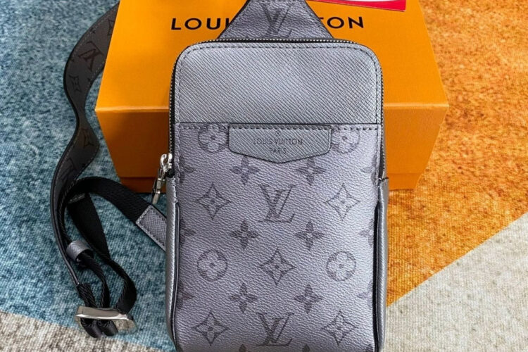 Túi LV Outdoor Sling Bag Gunmetal Grey M30833 Taigarama and Canvas