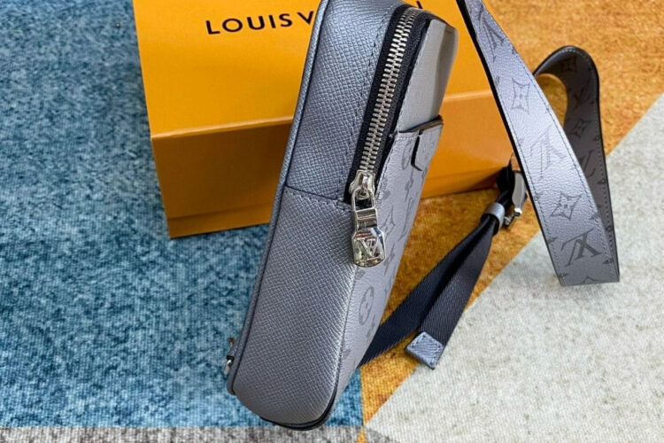 Túi LV Outdoor Sling Bag Gunmetal Grey M30833 Taigarama and Canvas
