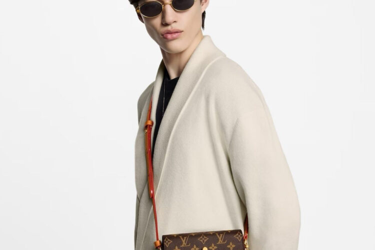 Túi LV Steamer Wearable Wallet M14738 Monogram