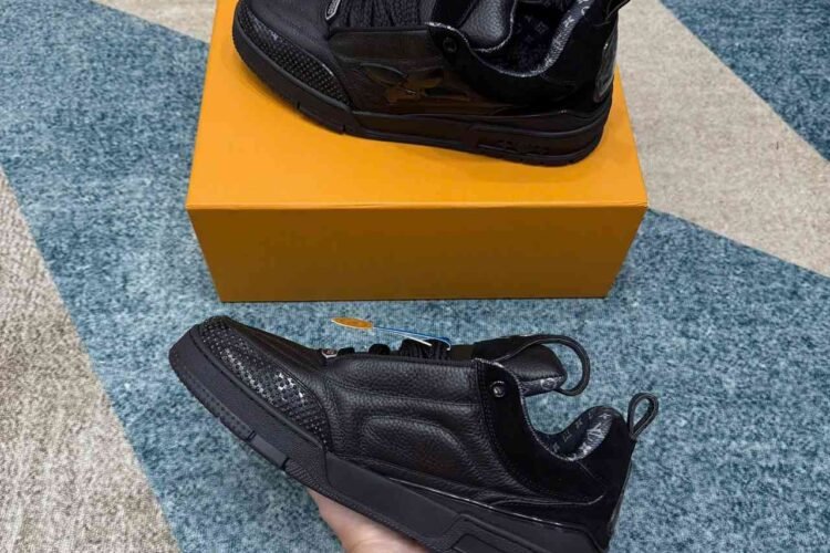 Hình ảnh thực tế đôi giày Louis Vuitton Skate màu đen Best Quality