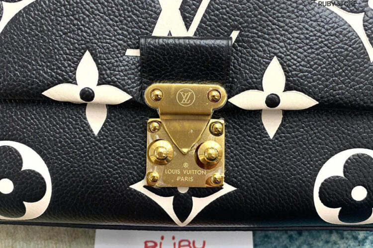 Hình ảnh thực tế túi xách LV Madeleine BB M45978 Bicolor Monogram Empreinte Đen Kem Best Quality tại Ruby Store