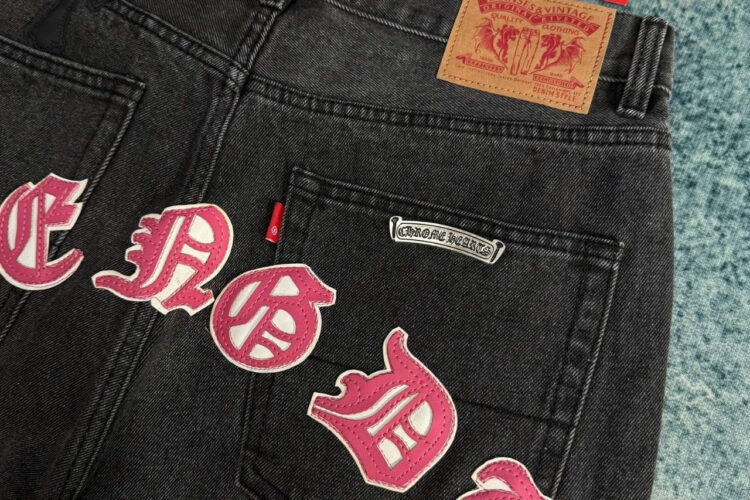 Quần Jean Chrome Hearts Grey Pink Logo Đen Xám Logo Hồng