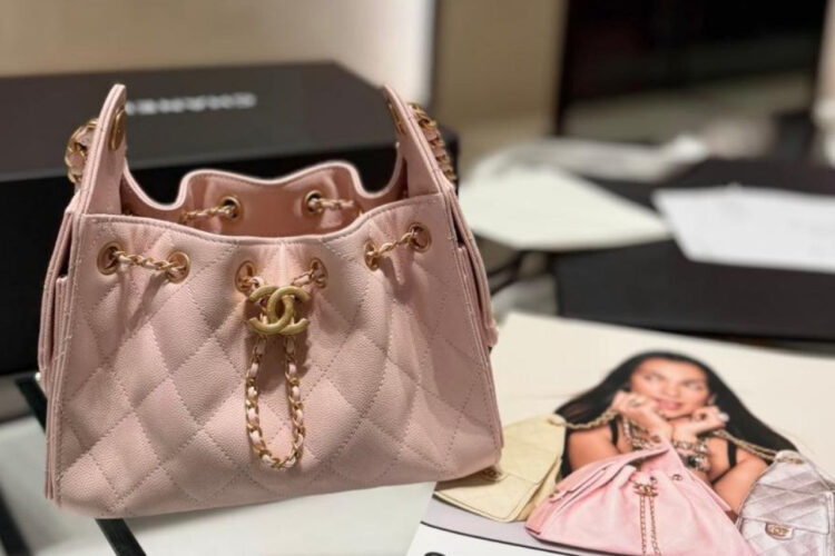 Túi CN 25 Mini Hobo Handbag Light Pink Caviar Màu Hồng Nhạt