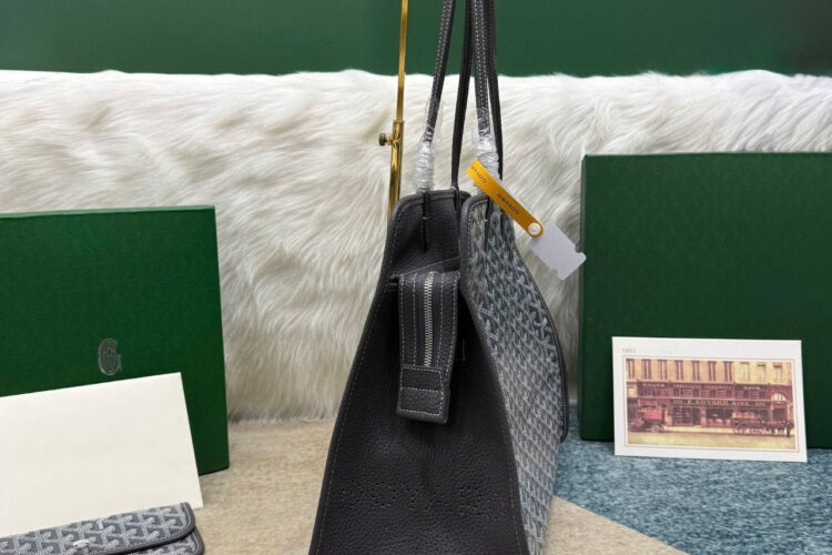 Túi Goyard Hardy PM Bag Grey Goyardine Màu Xám