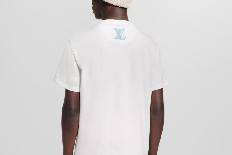 Áo LV Embroidered Signature T-Shirt Milky White Màu Trắng Xanh Dương