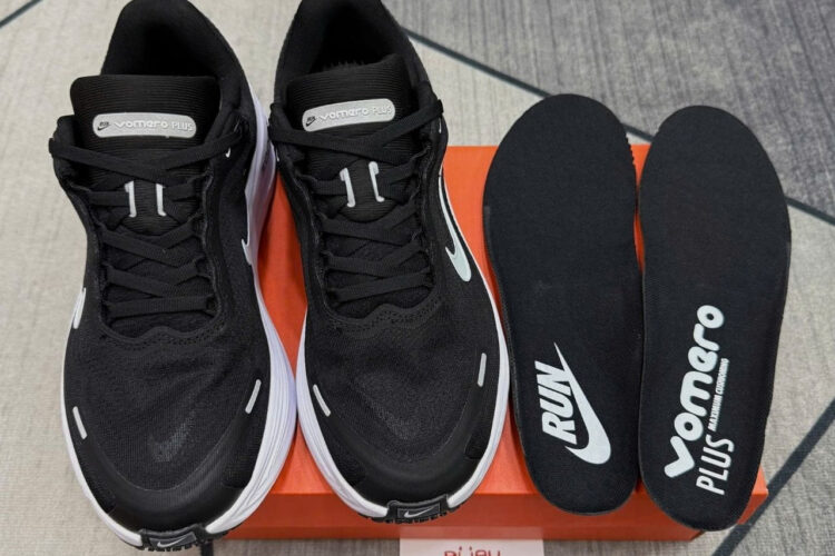 Giày Nike Vomero Plus Black White Màu đen trắng