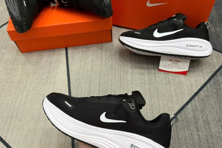 Giày Nike Vomero Plus Black White Màu đen trắng
