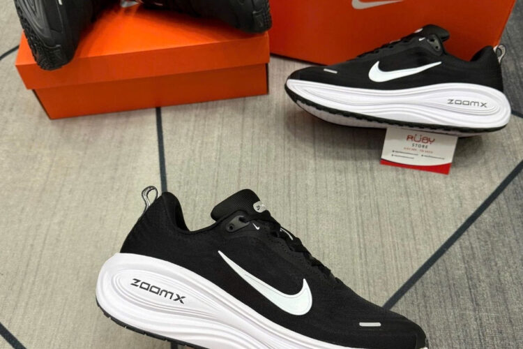Giày Nike Vomero Plus Black White Màu đen trắng