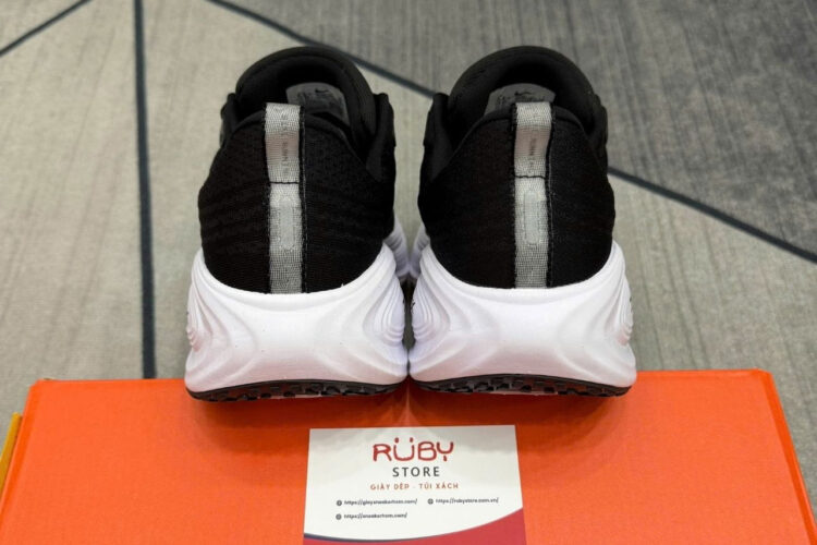 Giày Nike Vomero Plus Black White Màu đen trắng