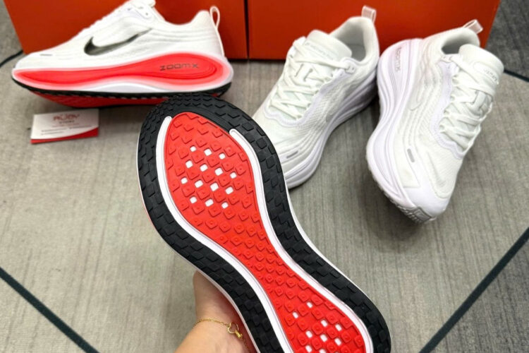 Giày Nike Vomero Plus White Bright Crimson Màu Trắng hồng