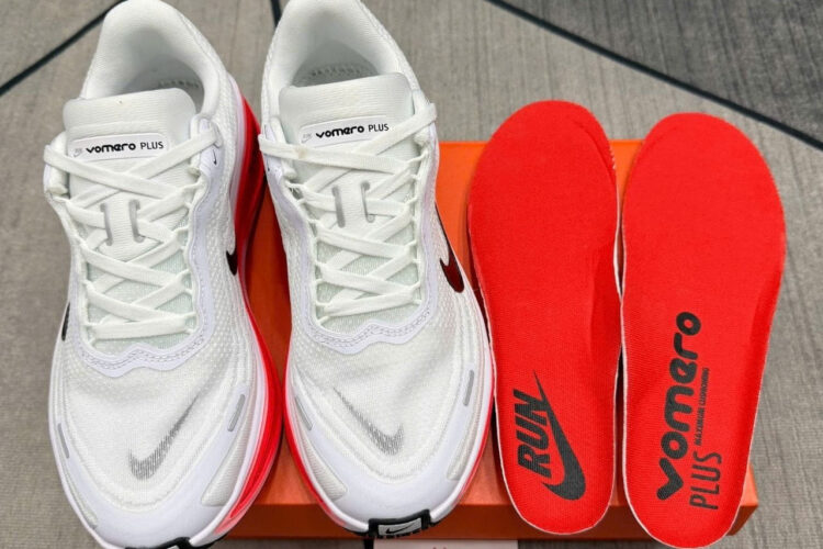 Giày Nike Vomero Plus White Bright Crimson Màu Trắng hồng