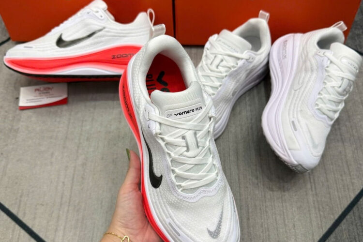Giày Nike Vomero Plus White Bright Crimson Màu Trắng hồng