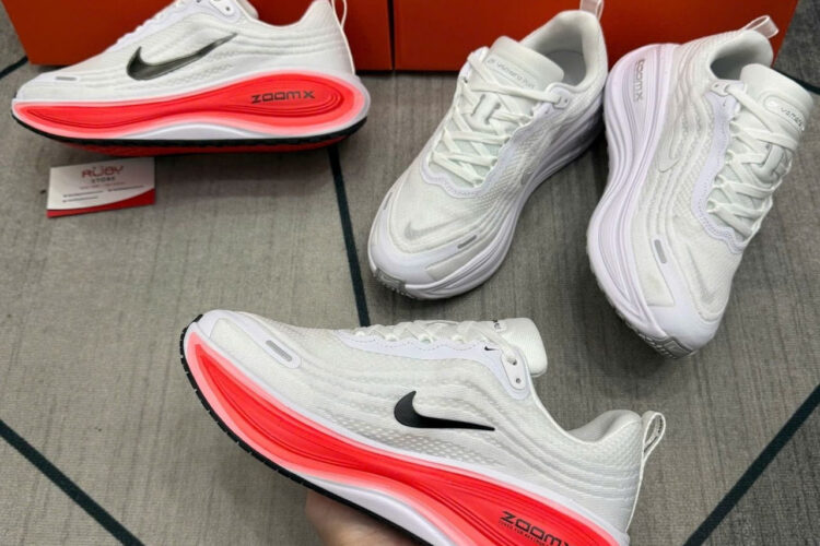 Giày Nike Vomero Plus White Bright Crimson Màu Trắng hồng