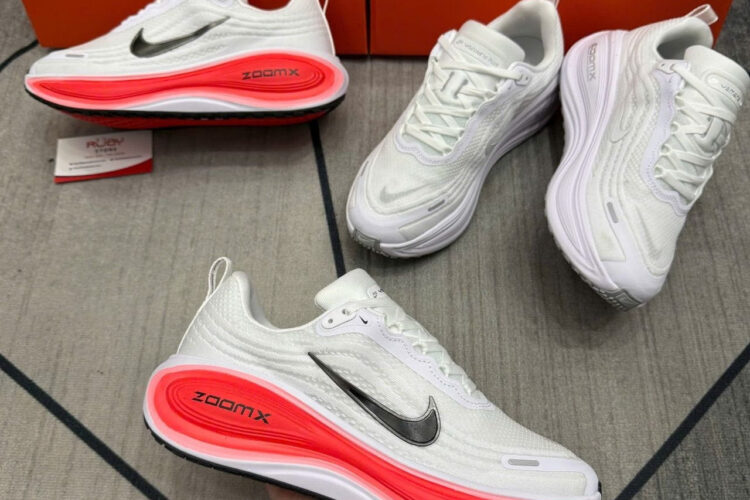 Giày Nike Vomero Plus White Bright Crimson Màu Trắng hồng