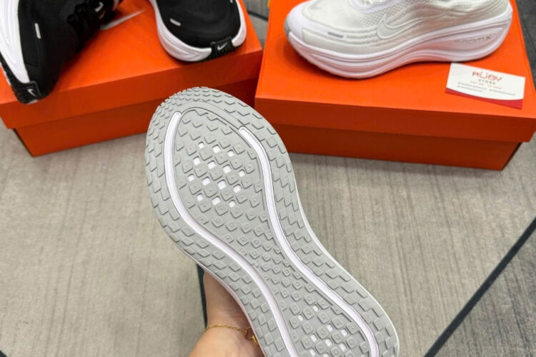Giày Nike Vomero Plus White Màu Trắng