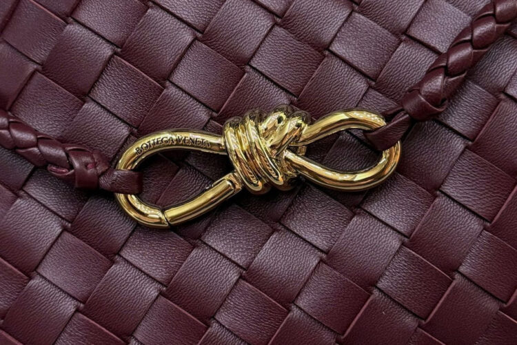 Túi Bottega Small Andiamo Intrecciato Barolo Red Lambskin 25CM Màu đỏ rượu