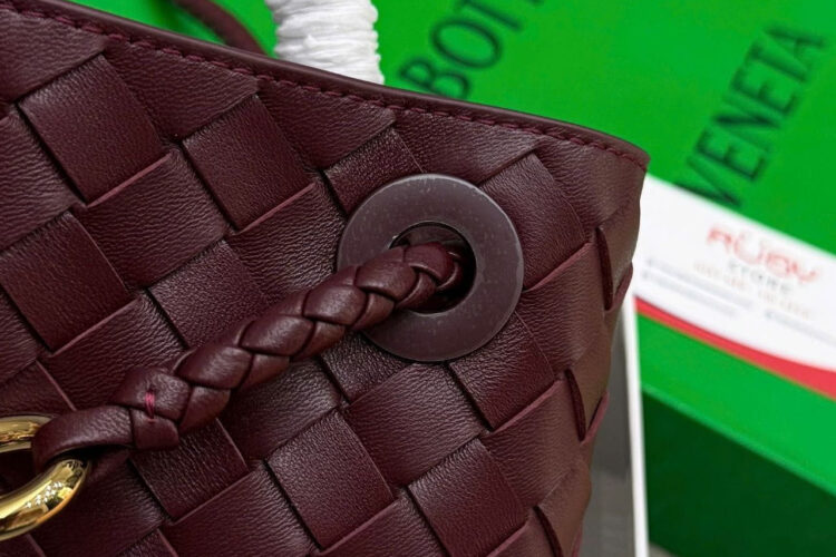 Túi Bottega Small Andiamo Intrecciato Barolo Red Lambskin 25CM Màu đỏ rượu