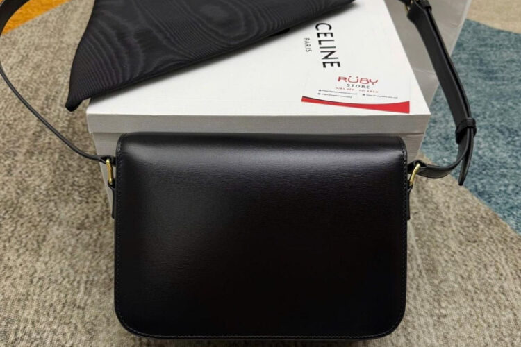 Túi Celine Classique Triomphe In Shiny Calfskin Black Màu Đen