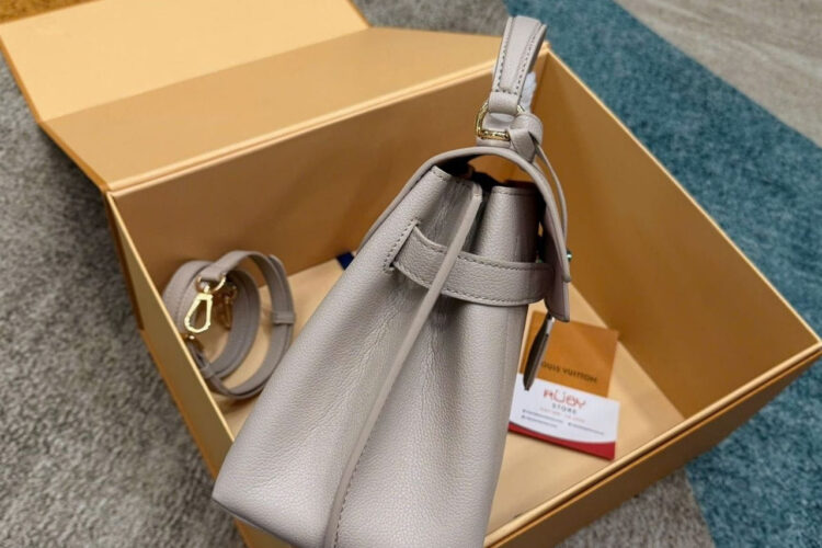 Túi LV Lockme Ever MM Greige Calfskin Leather M56094 Màu Be