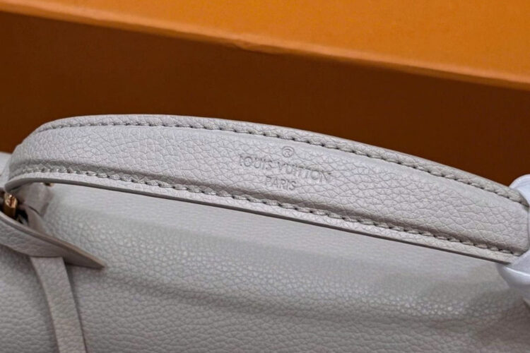 Túi LV Lockme Ever MM Greige Calfskin Leather M56094 Màu Be