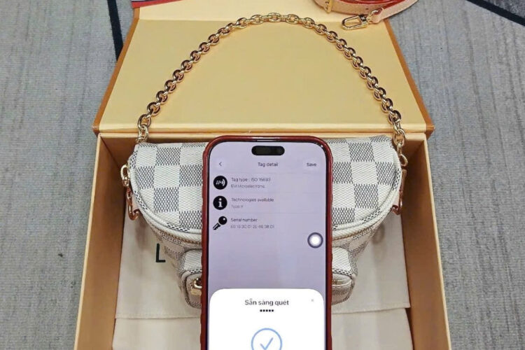 Túi LV Mini Bumbag Damier Azur N00130 Màu Kem