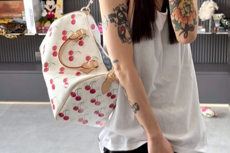 Túi LV x Takashi Murakami Speedy Soft Bandouliere 30 White Cherry Monogram