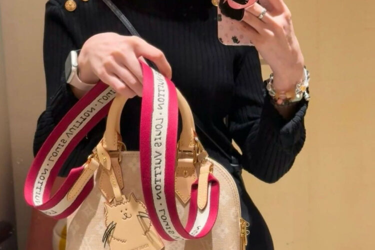 Túi LV Travels With Grace Coddington Alma BB M25728 Meowgram Canvas
