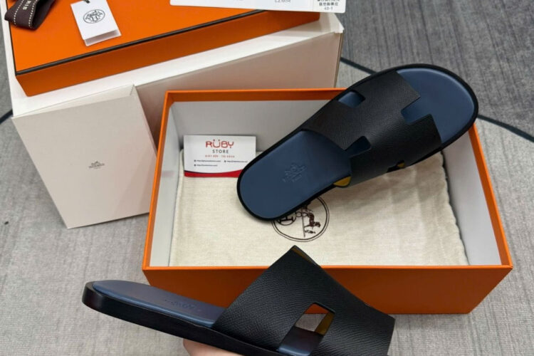 Dép Hermes Izmir Noir Epsom Marine Blue Xanh ­đậm Best Pháp