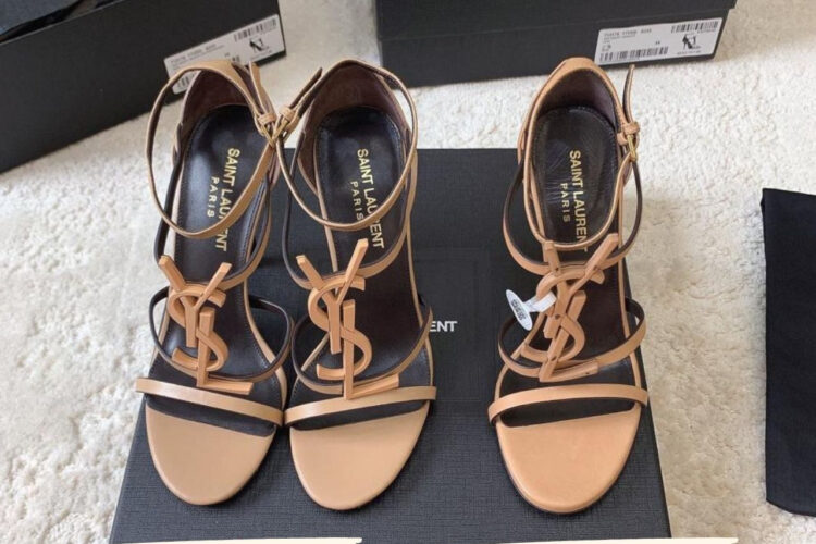 Giày Cao Gót YSL Cassandra Logo Plaque Sandals Màu Vàng Gold