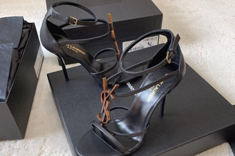 Giày Cao Gót YSL Cassandra Monogram Sandals Đen vàng cổ